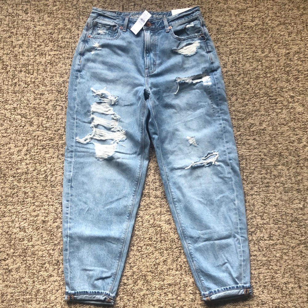 American Eagle women’s sz 6 long relaxed mom jean